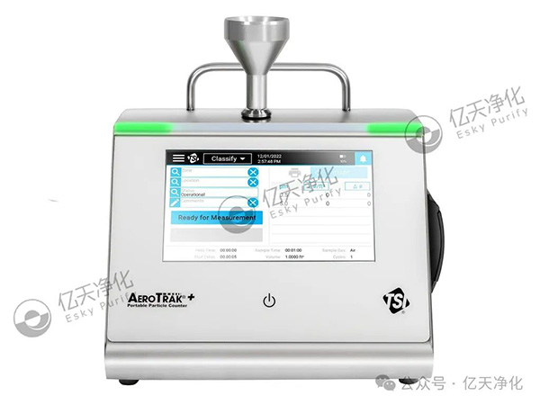 在潔凈環境的管理中，對空氣中不同粒徑顆粒物的實時監測至關重要，它能為關鍵流程監控提供可靠數據，同時保障生產符合相關法規要求。 塵埃粒子計數器是實現這一目標的重要工具，它主要用于測量潔凈環境里單位體積內塵埃粒子的數量和粒徑分布。借助它，我們可以對各種潔凈等級的工作臺、潔凈室、潔凈車間的凈化效果和潔凈級別進行有效監控，這對于提高產品質量、降低風險與成本，以及讓法規遵從變得更簡單都有著關鍵意義。 圖片 9001型凝聚核粒子計數器  0.1CFM(2.83 LPM)流量條件下10nm靈敏度 圖片 9001型凝聚核粒子計數器 (CPC)是市場中特有的一款水基、層流、高流量儀器，采用特有技術，具有0.1 CFM (2.83 LPM)流量條件下10 nm靈敏度。儀器具有超低誤計率，能夠為客戶提供可靠的環境監測和氣體處理，確保產品安全免受納米微粒污染。 特點與優勢 圖片 10 nm 靈敏度 0.1 CFM (2.83 LPM) 采樣流量 低誤計率 ( < 0.07 count/ft 3 ) 實現了低顆粒物濃度條件下的精確測量 快速響應 使用超純水或去離子水作為工作液，無需使用酒精或其它化學物質 數據存儲：250 個區域，999 個位置和10,000 個樣 可使用USB，USB 存儲設備和以太網進行數據傳輸 通過TrakPro? Lite Secure軟件進行外部報告 業內極高音量警報 簡單的點擊圖標觸摸屏操作方式 能夠存儲和檢索特定菜單和區域配置 9110型便攜式粒子計數器 值得信賴的0.1μm測量 圖片 9110型粒子計數器嚴格遵守符合 ISO 21501-4 標準，精確檢測0.100 μm的粒子，1.0 CFM (28.3 L/min)流速，0.100至10.0 μm粒徑范圍，可同時檢測多達八個通道的粒子數據。 特點與優勢 圖片 精確檢測0.100 μm的粒子 0.100至10.0 μm粒徑范圍 可同時檢測多達八個通道的粒子數據 1.0 CFM (28.3 L/min)流速 符合ISO 21501-4標準中所有要求 I級和II級無塵室檢測最佳選擇 完全符合ISO 21501-4要求 可生成ISO-14644-1，EU GMP Annex1和FS209E的符合性報告 通過TRAKPRO Lite Secure軟件輸出的外部認證報告 采用增強HeNe激光 高可重復和高可靠檢測/數據 數據存儲：250區，999個位置和10,000個樣本 USB、以太網和脈沖輸出 工業級高分貝報警 允許存儲和回放特定測試/配置 顯示多達三個環境參數 不銹鋼外殼 無縫整合M32-01多點采樣器 無塵室分類達到ISO I級 A100系列便攜式粒子計數器 圖片 該系列產品提供了最新的功能--數據完整性、通信選項和直觀的圖形用戶界面，帶來了更好的用戶體驗和輕松的合規性。無論是單機獨立使用還是作為易于使用的完整監控系統的一部分，A100系列都能滿足您的需求。 特點與優勢 圖片 一臺儀器即可完成包括分級、監測、高效過濾器檢漏和氣體測試在內的各項工作、并且能夠分析產生原因 可見度高的指示狀態 - LED 燈條可在 20 米/360° 范圍內清晰可見 符合 GMP 法規的用戶控制權限 內置體積校正系數使得氣體采樣體積更為精準 自動生成 ISO 14644-1 和 GMP （歐盟 GMP 和中國 GMP）報表和包括 TrakPro? Lite Secure 在內的工作流程軟件 高效過濾器檢漏和調查診斷模式 (視聽雙重模式) ISO 21501-4 校準要求 支持WiFi? 連接 業內最佳 5 年激光質保 適合各種用途 - 機身采用易于清潔的不銹鋼外殼 通過 4-20 mA 數據模擬輸出信號和環境傳感器輸入配件，簡單便捷的集成入第三方系統 最新 TrakPro? Lite Secure 軟件支持多種儀器報告 這些高靈敏度的粒子計數器性能可靠，能輕松滿足合規要求并保證數據完整性，可根據用戶的特定需求，幫助識別潛在的環境污染源，同時跟蹤潔凈空間中顆粒物水平隨時間的變化。